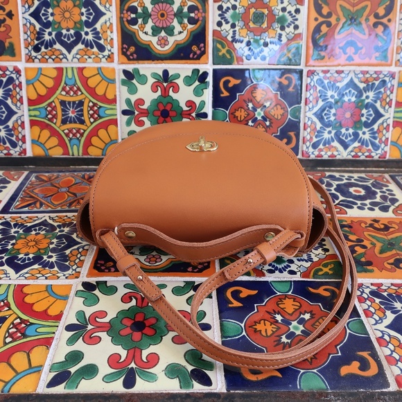 Clare V. Elodie in Cuoio - Picture 3 of 15